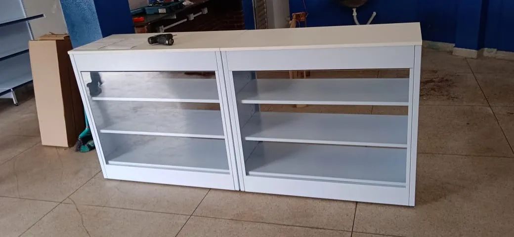 Balcão vitrine com vidro para exposição - Foto 2