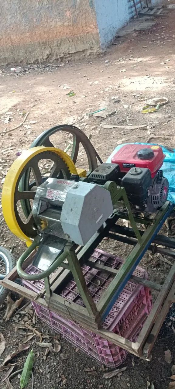 Vendo motor de moer caldo de cana, ótimo para trabalhar e fazer dinheiro  - Foto 2