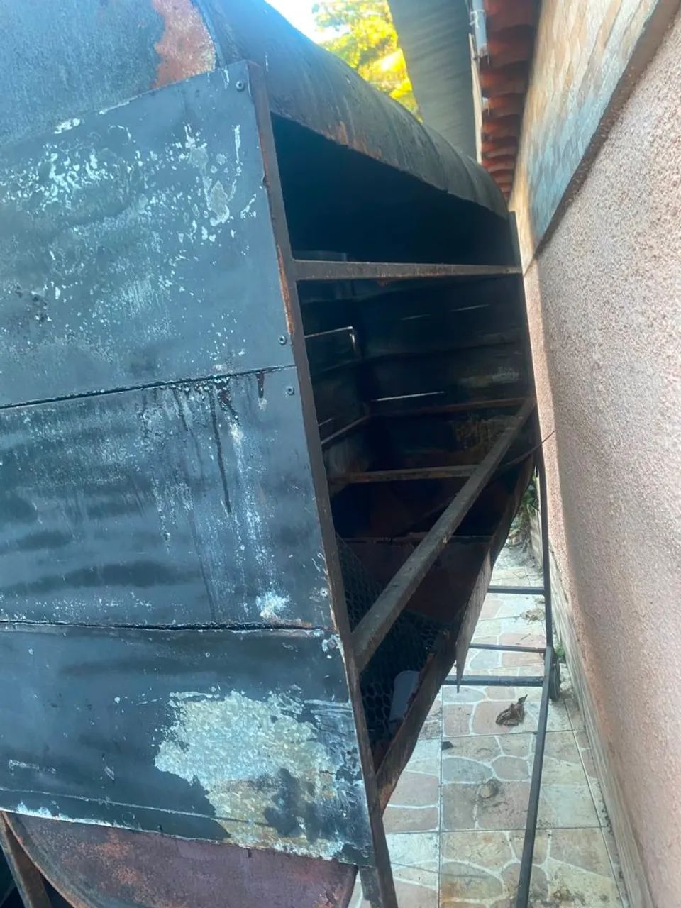 Vendo Churrasqueira de Ferro  - Foto 2