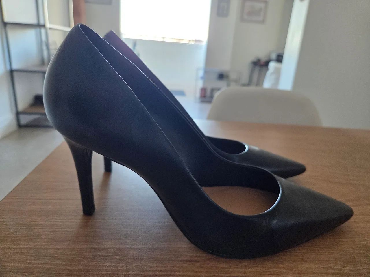Scarpin de couro preto 36 - Foto 4