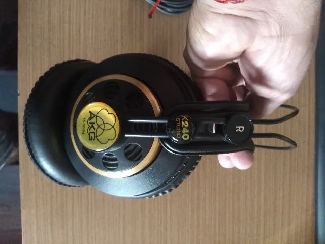 Fone Over Ear AKG K240 Studio - Foto 2