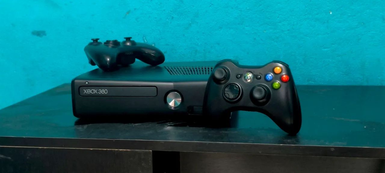 Xbox 360 desbloqueado com 2 controles + jogos - Foto 4