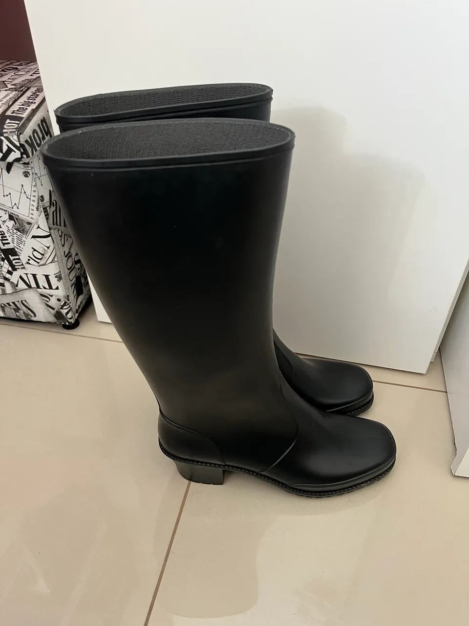 Bota Galocha Arezzo tamanho 37 - Foto 2