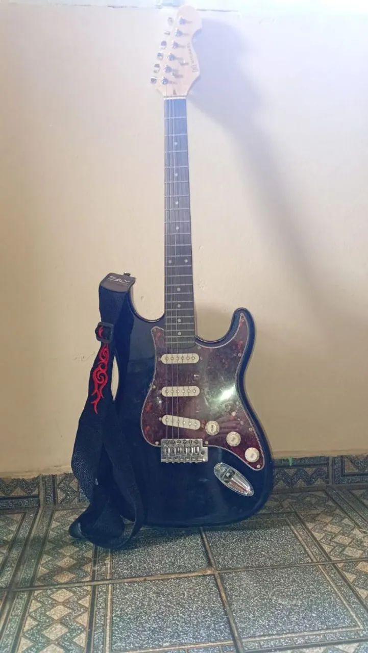 Vendo guitarra ? com uma caixa de som  - Foto 2