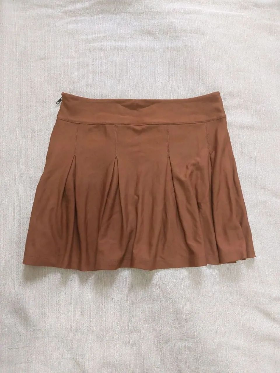 saia colegial marrom com pregas - Foto 4