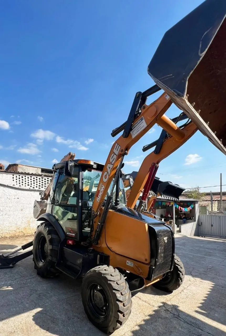 Retroescavadeira case 580n ano 2018