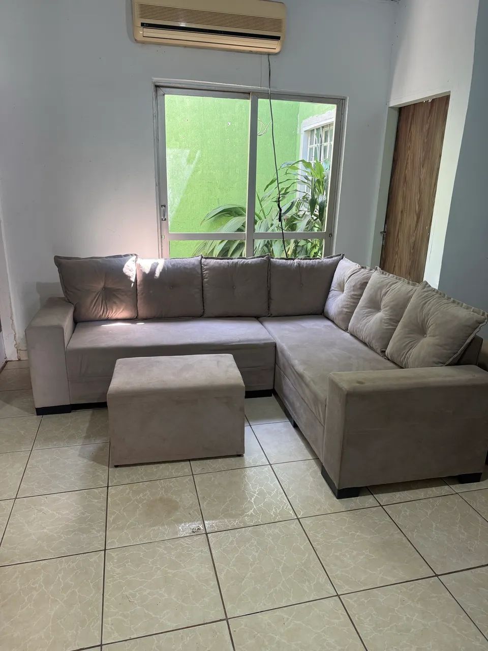 Sofá de canto , cor palha , semi novo , entrego  - Foto 4