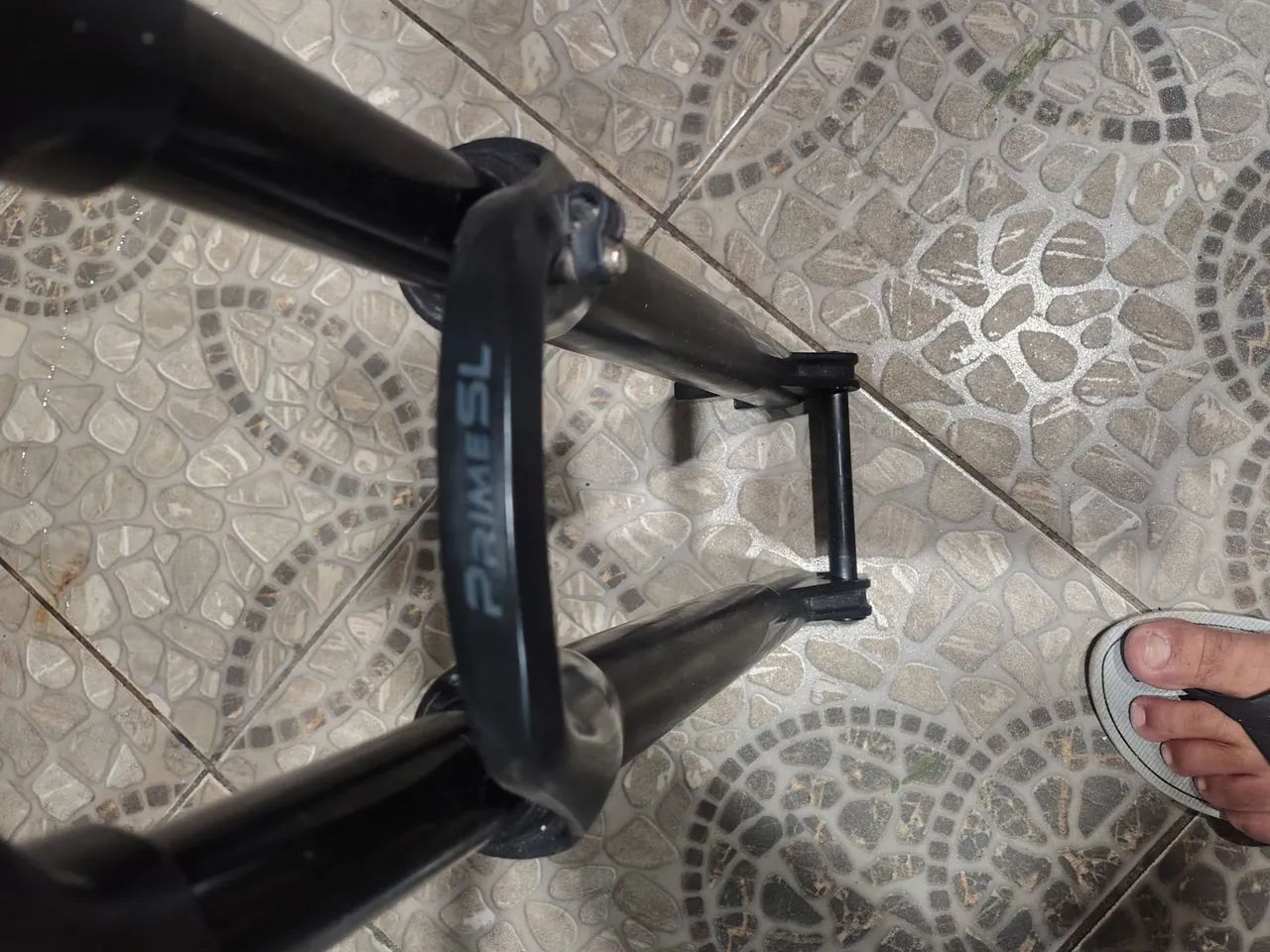 Vendo suspensão absolute prime + guidão e mesa