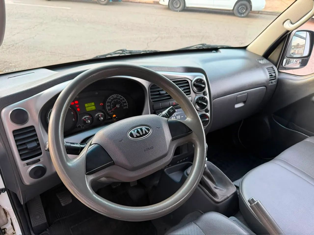 KIA BONGO 2.5 TD DIESEL - Foto 4
