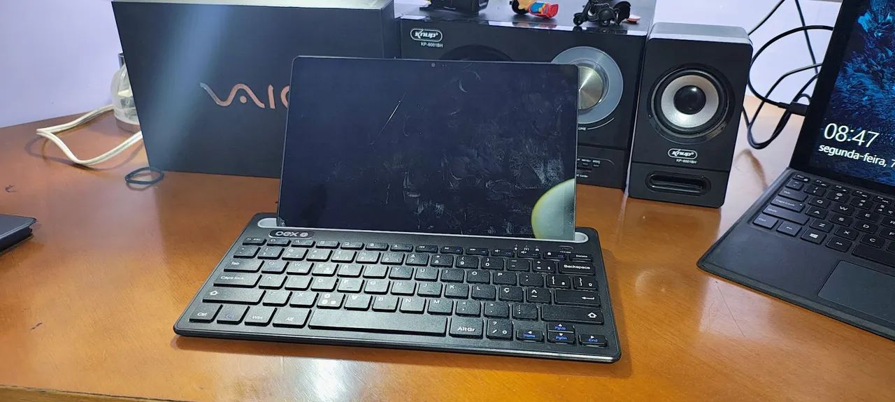 Tablet Sony Vaio com case, mouse bluetooth e recarregável, capinha magnética com teclado - Foto 3