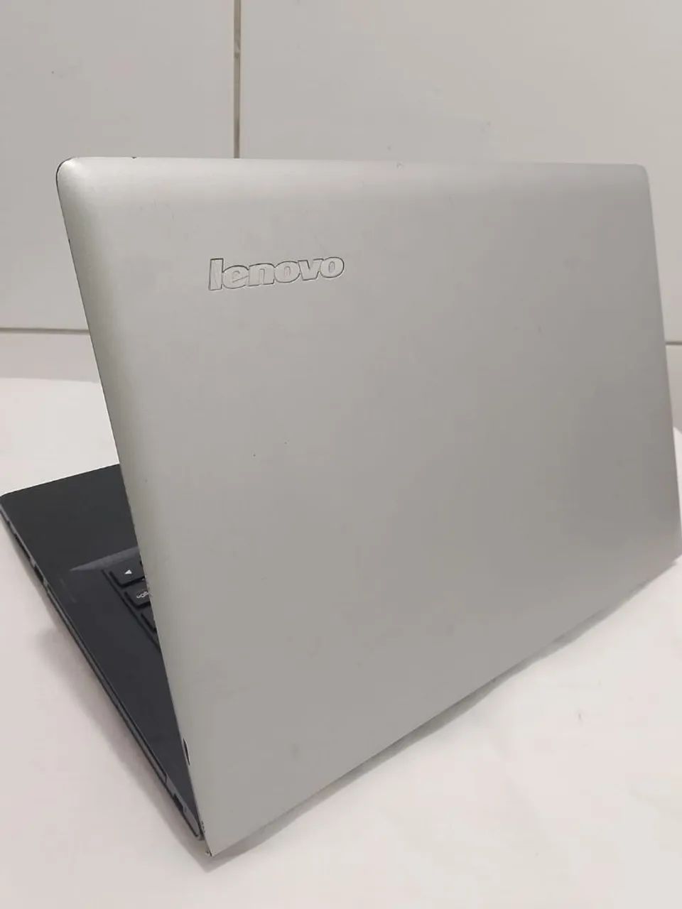 Vendo notebook Lenovo  - Foto 2