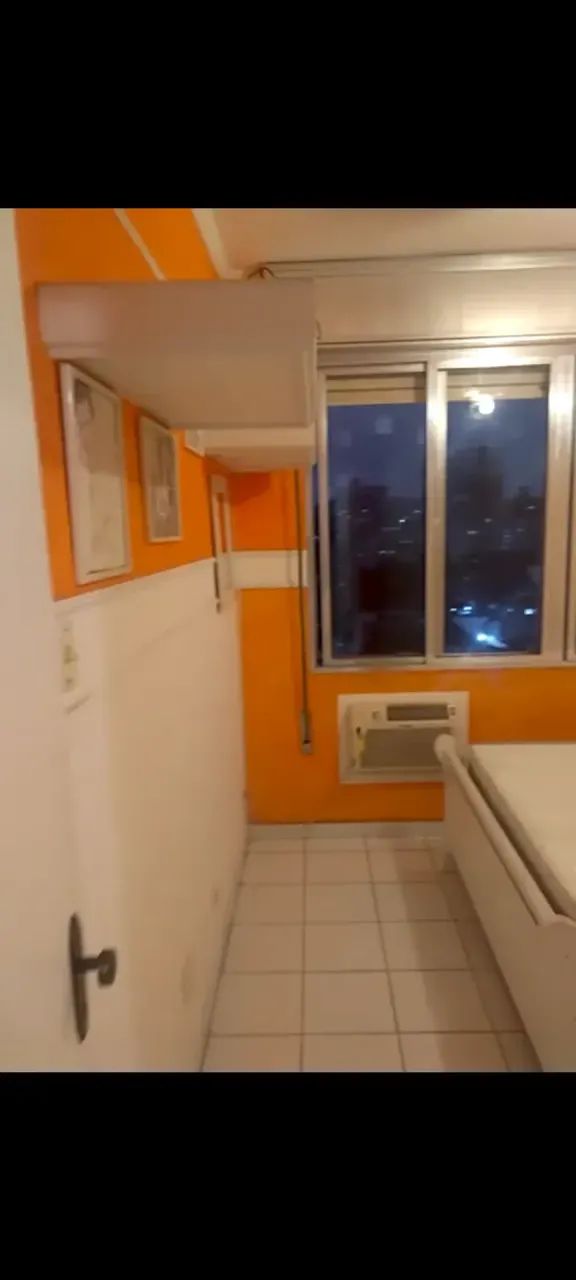 Apartamento kitnet"Prédio frente Praia" (Máquina de Lavar, ar condicionado,Garagem)