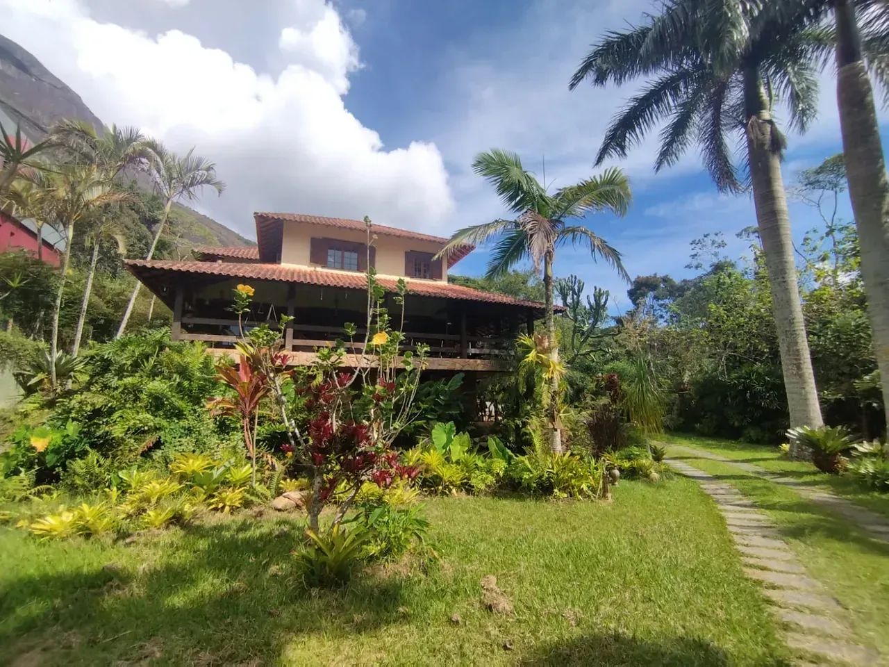 Casa de Condominio 4 quartos ( 2 suites) no Samambaia