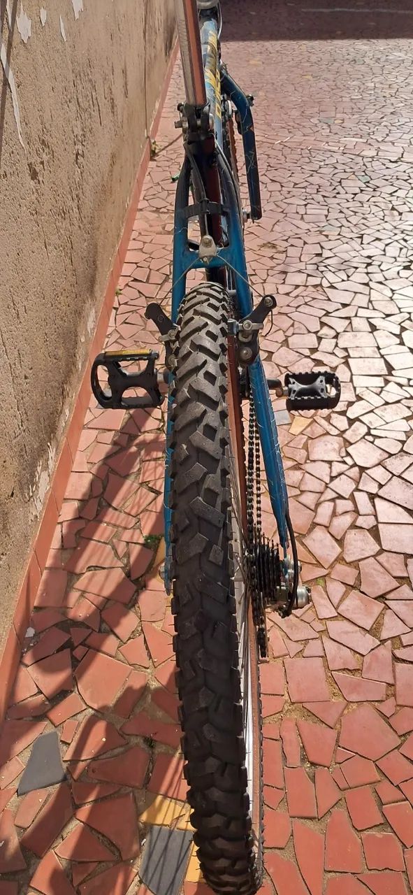 Bicicleta MTB 21 Velocidades, Aro 26 - Foto 3