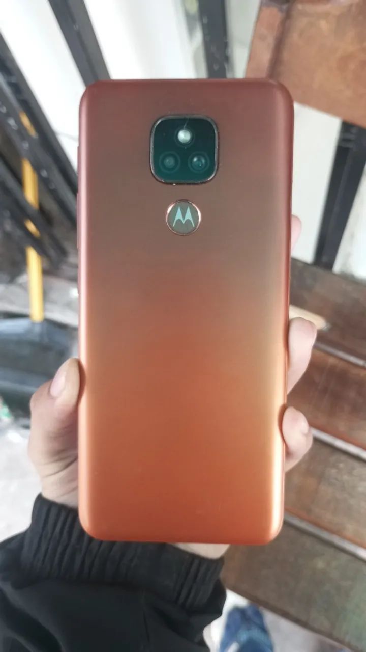 Celular 100