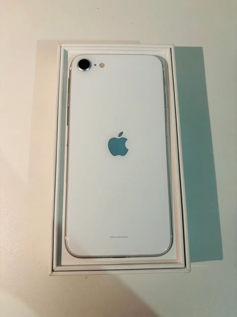 iPhone SE 2022 64GB NOVO COM CAIXA - Celulares e Smartphones