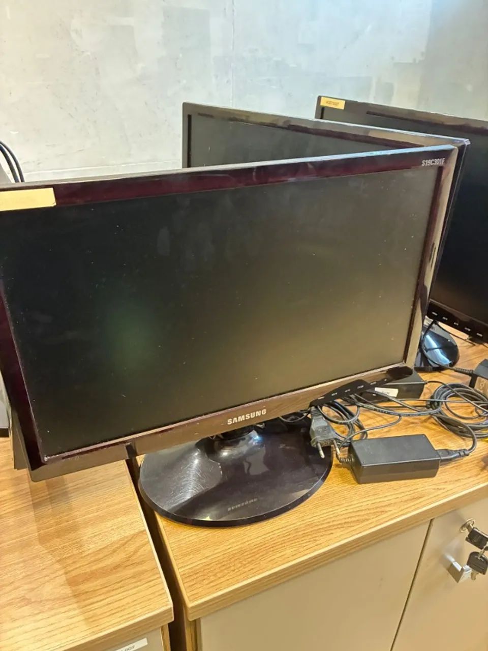 MONITOR SAMSUNG S19C301F - Foto 3