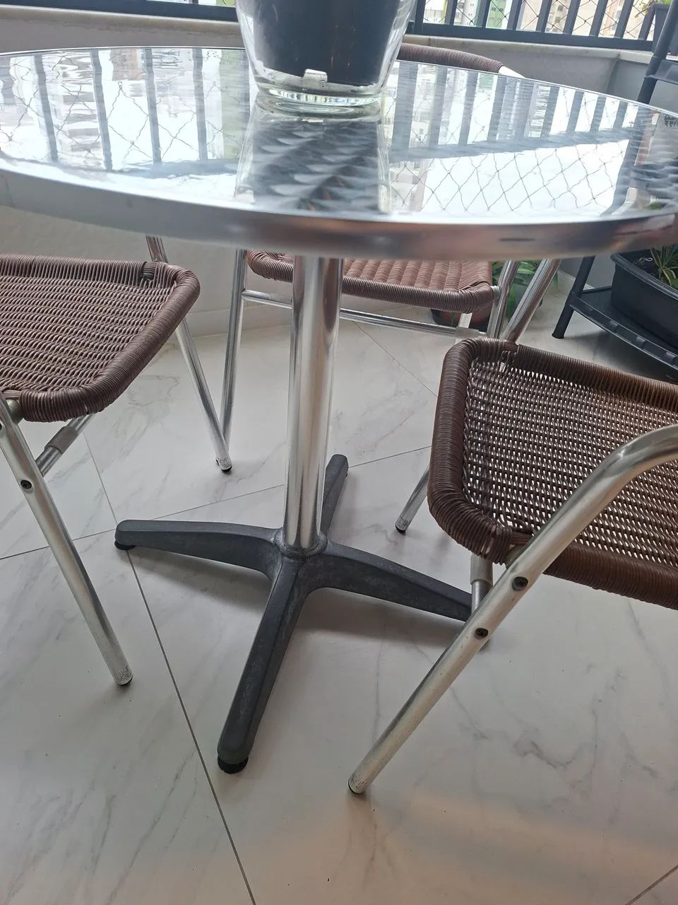 Conjunto de mesa com cadeiras - Foto 4