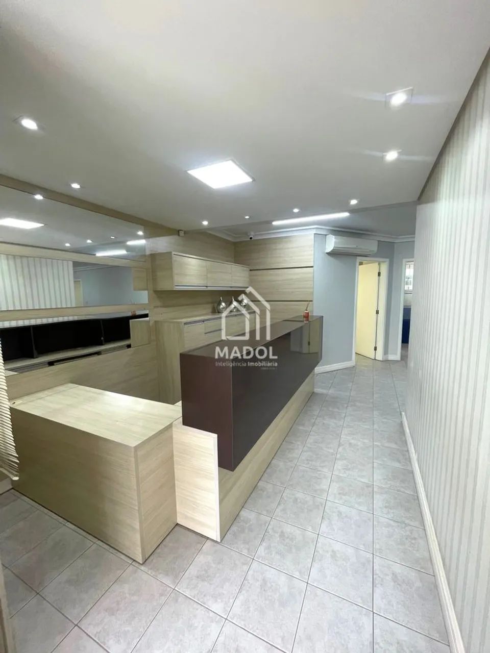 SALA COMERCIAL OU CONSULTÓRIO PARA LOCAÇÃO NO CENTRO - Foto 3