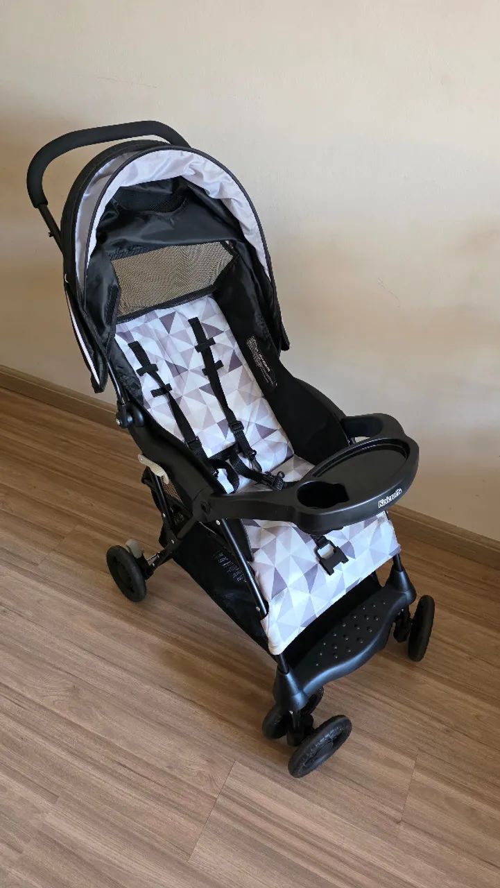 Carrinho de bebe leve Kolcraft Cloud Plus - Foto 4