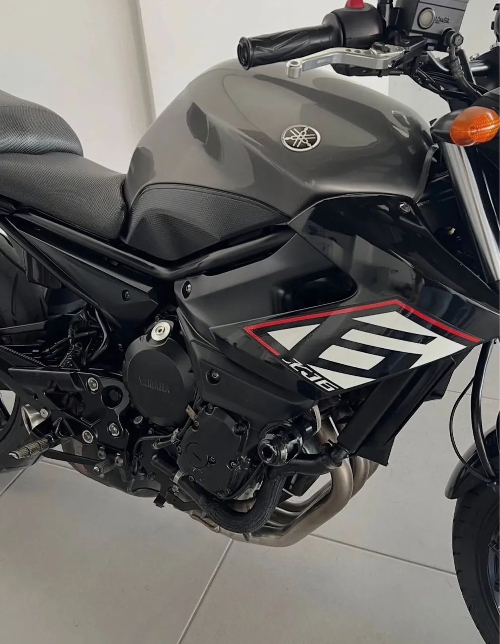 XJ6  - Foto 3