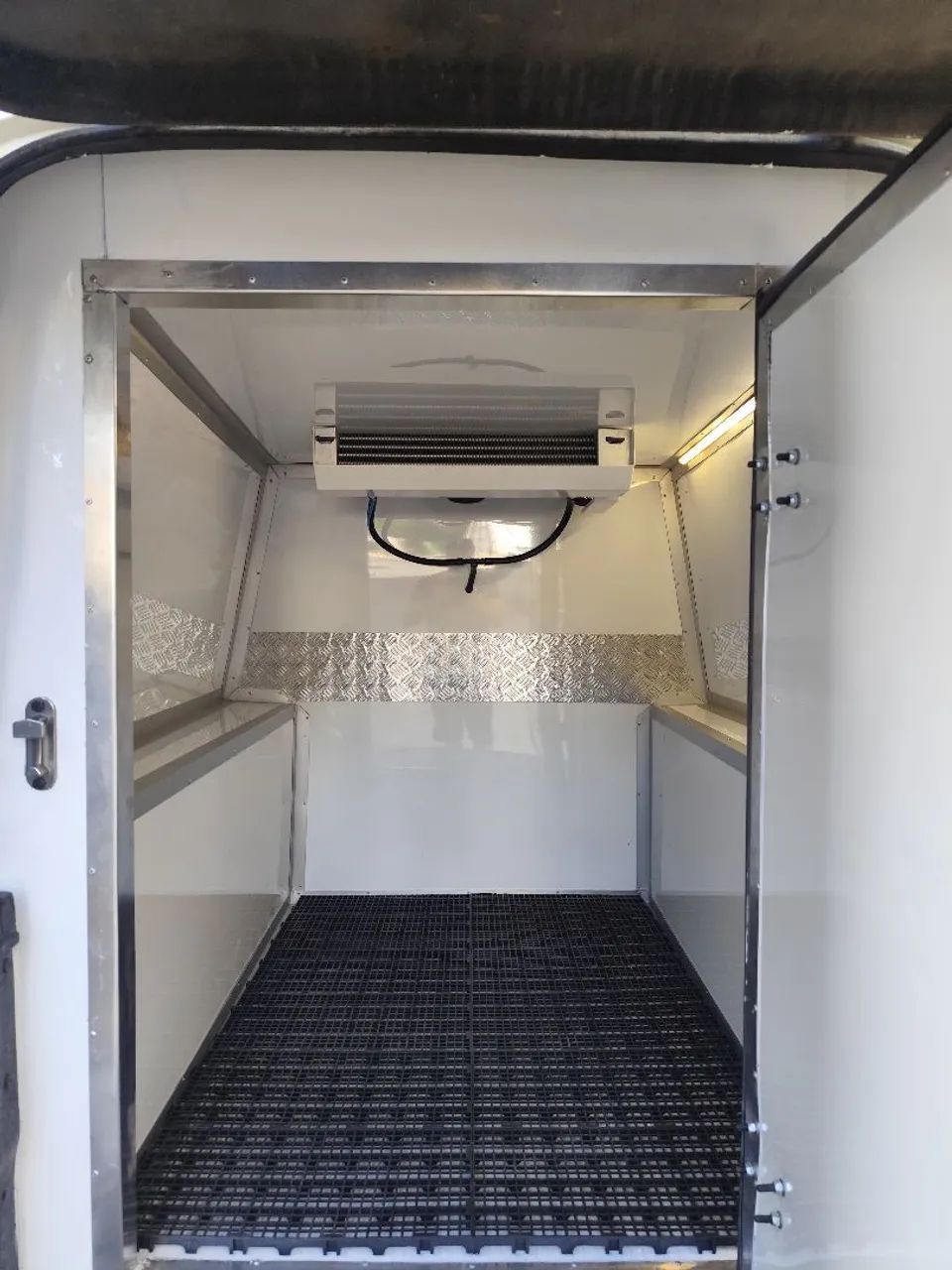 Refrigeração e isolamento térmico para Fiorinos e vans. - Foto 2
