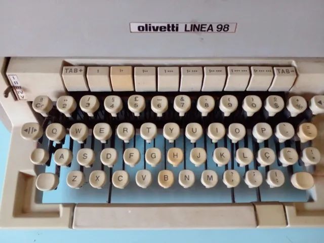 Máquina de Datilografar Olivetti Linea 98 - Foto 3