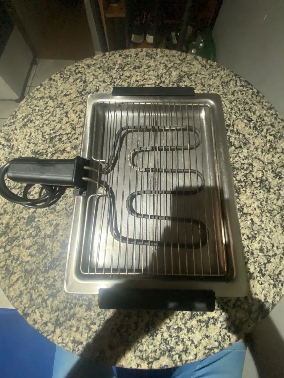Churrasqueira elétrica nova