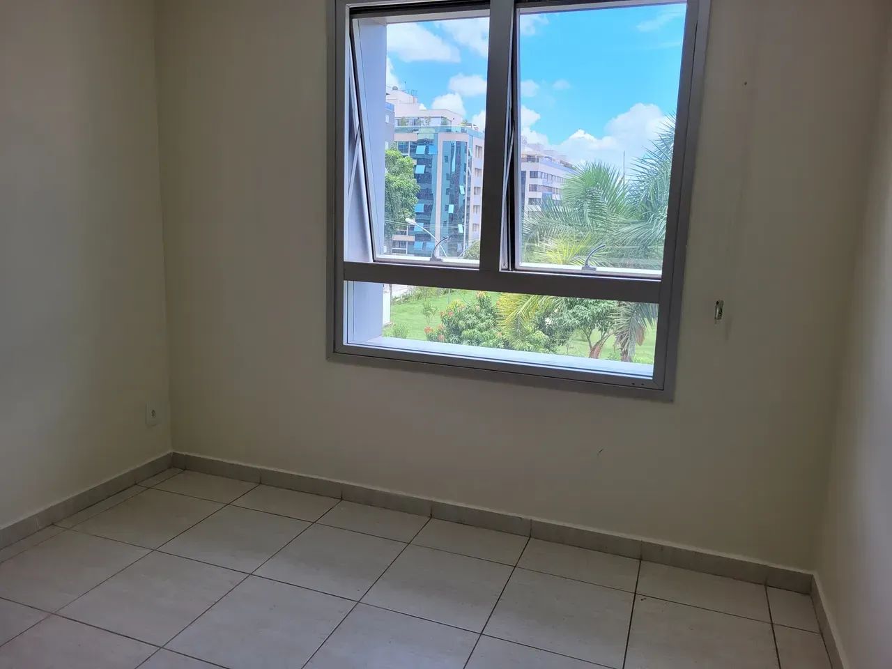 ALUGO APTO NO NOROESTE COM UM QUARTO - Foto 2