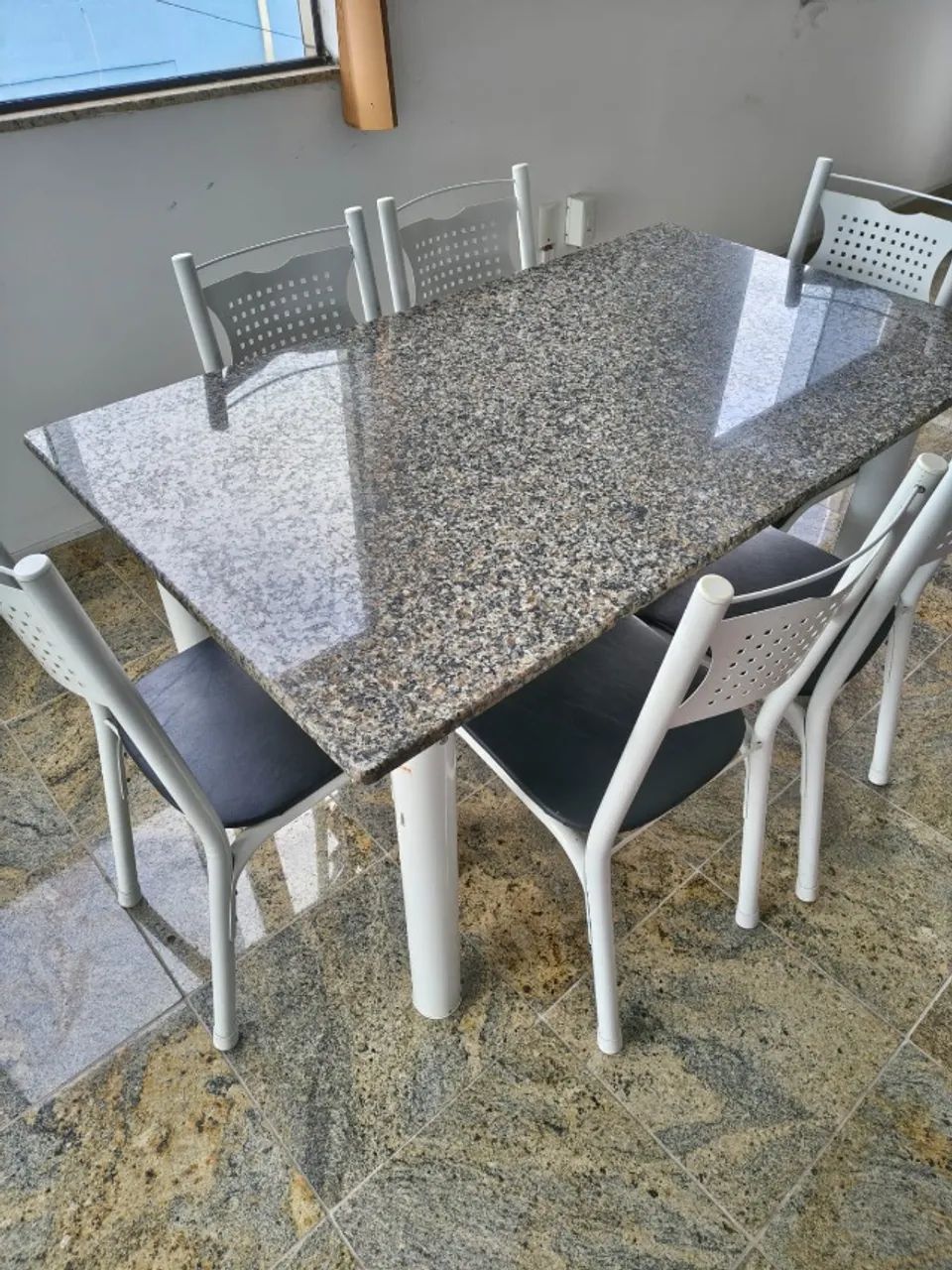 Mesa de 6 lugares com tampo de granito - Foto 2