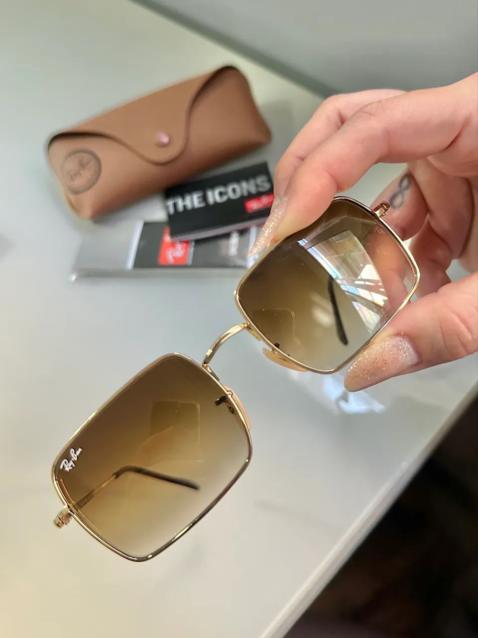 Óculos de Sol Ray-Ban Retangular Marrom Rb1969 Feminino