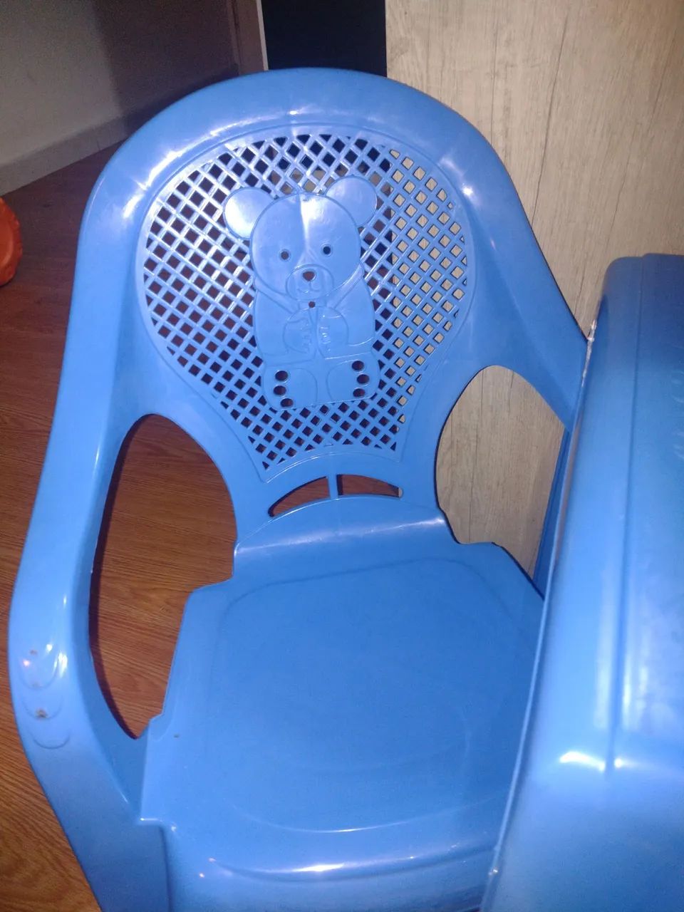 Mesa com cadeira de plástico  - Foto 2