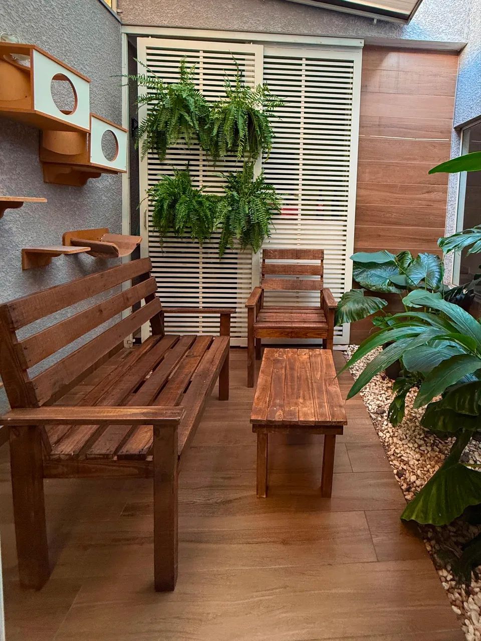 Conjunto de bancos e mesinha para área externa - Foto 4