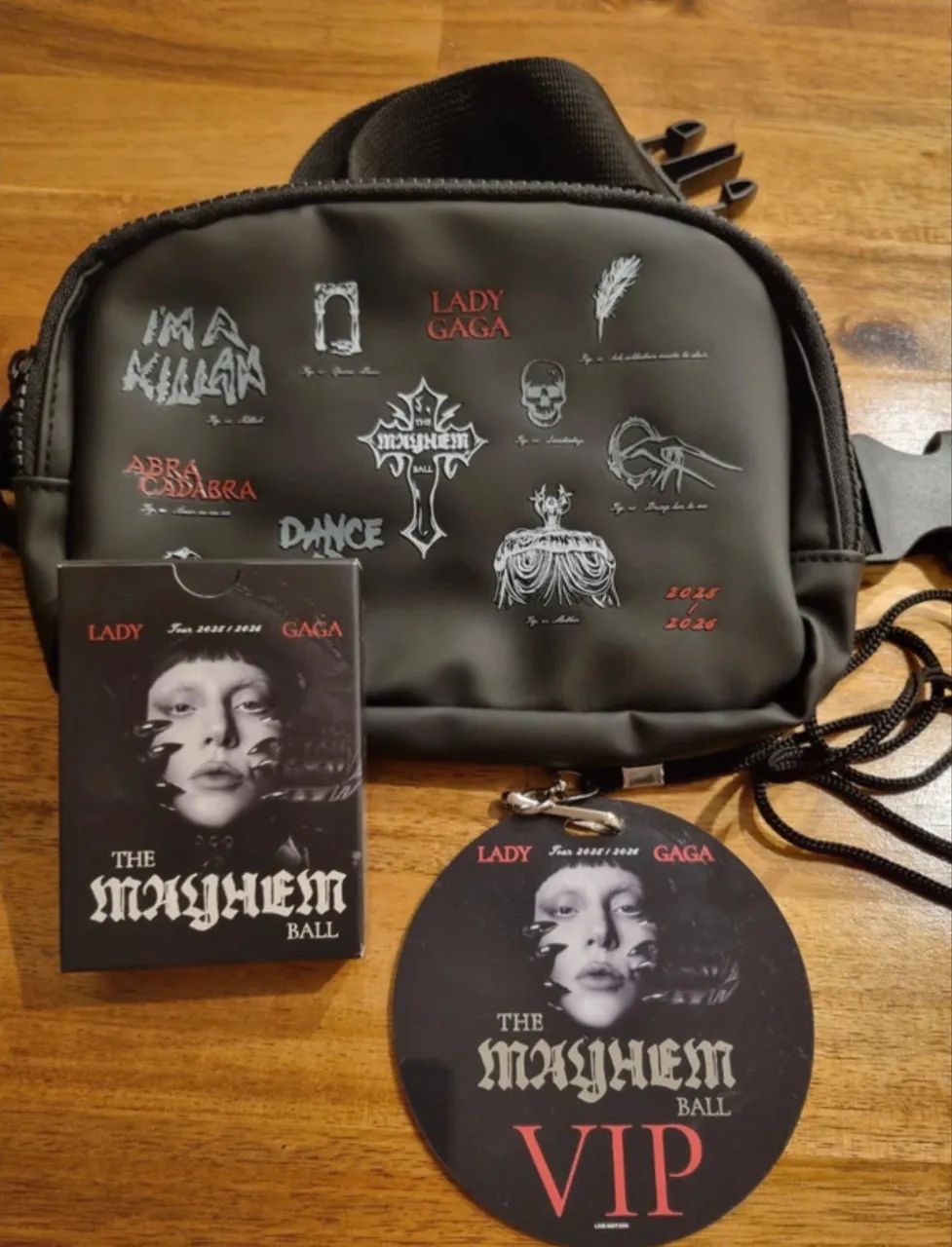 Lady Gaga Mayhem Ball Tour Merch VIP - Hobbies e coleções - Jardim