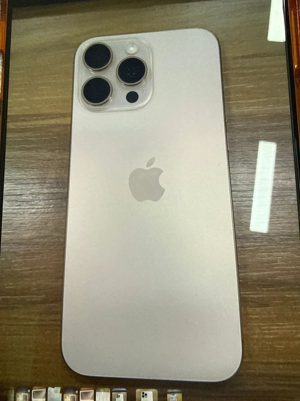 iPhone 16 pro max - Foto 2
