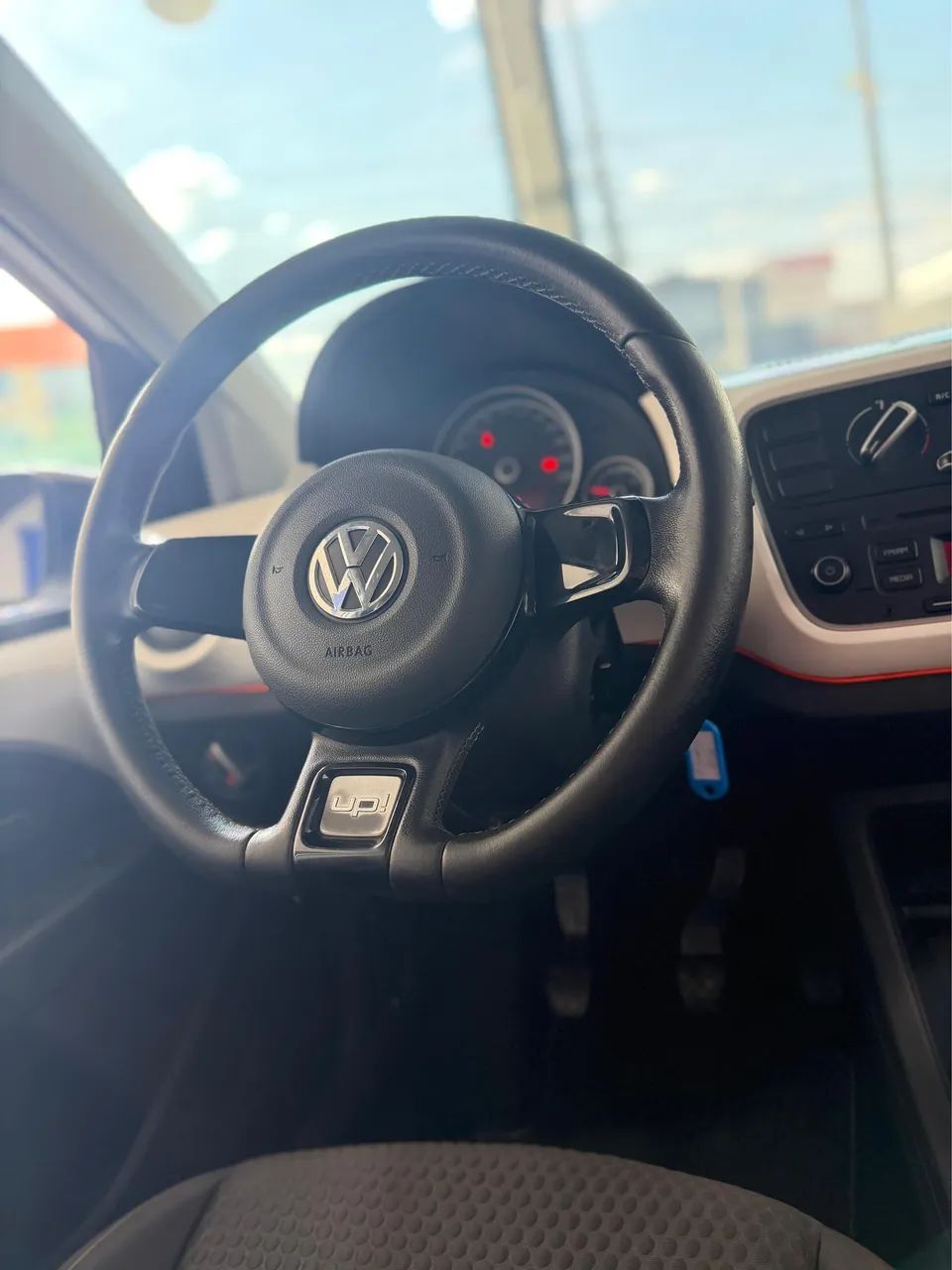 Volkswagen up! cross 1.0 TSI Total Flex 12V 5p, foto 9 de 10