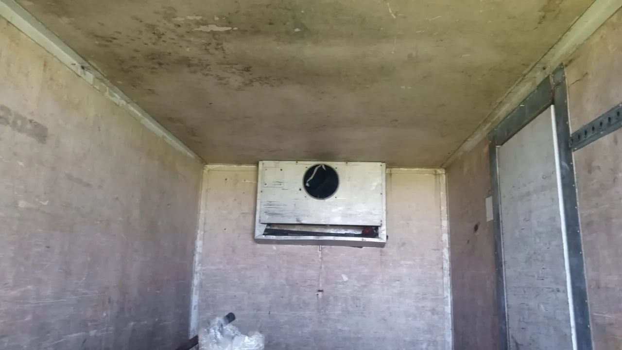 Vende-se baú refrigerado 3/4  - Foto 2