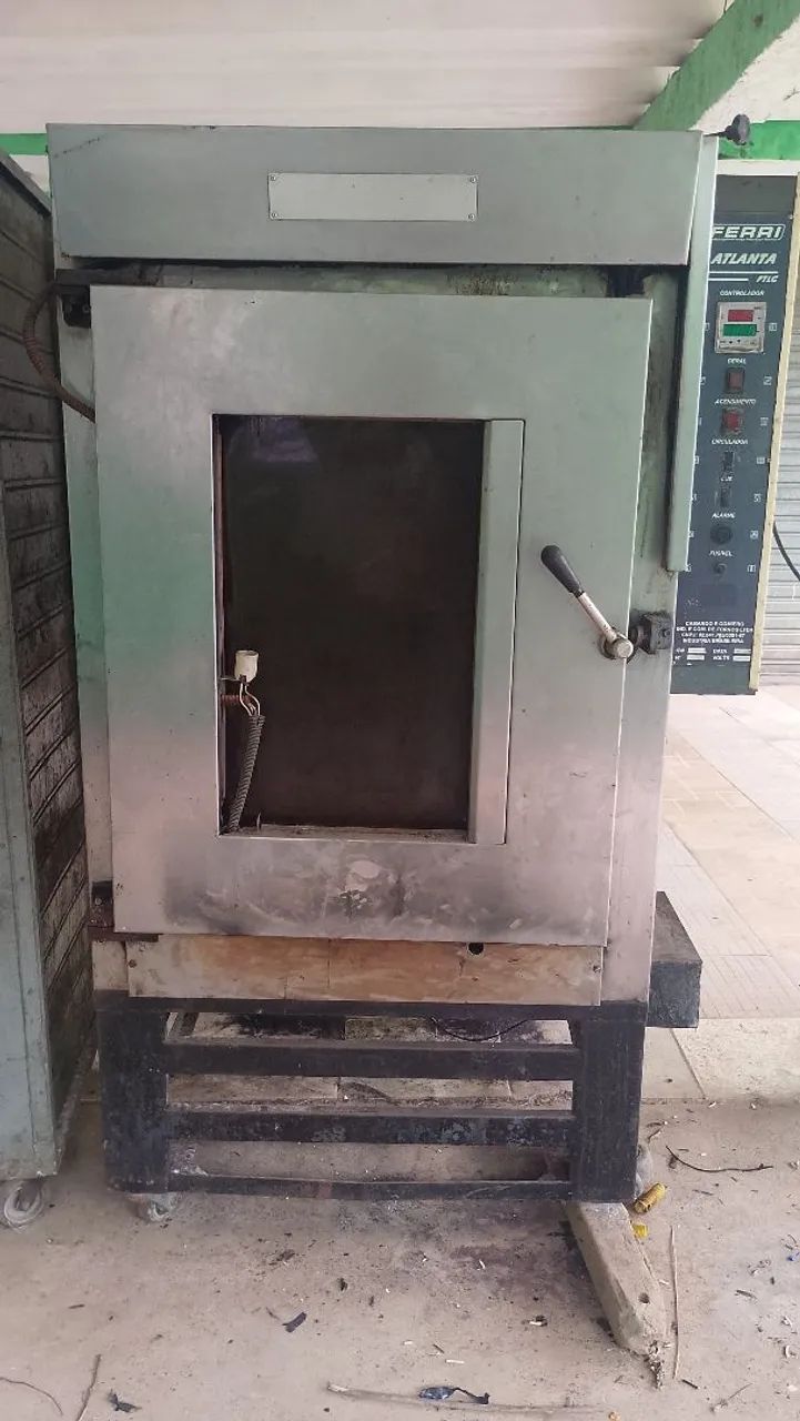 R$2,500 Forno pão Ferri funcionando perfeitamente. Todo revisado  - Foto 2