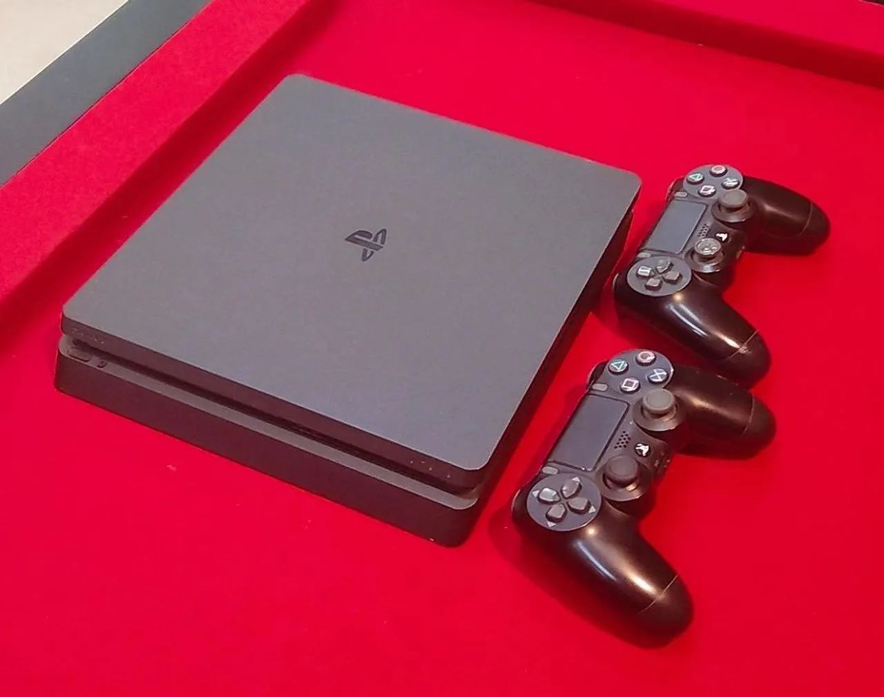 PS4 Slim 