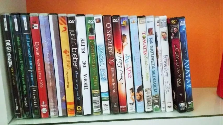 42 DVDs Filmes e Musicais - Foto 2