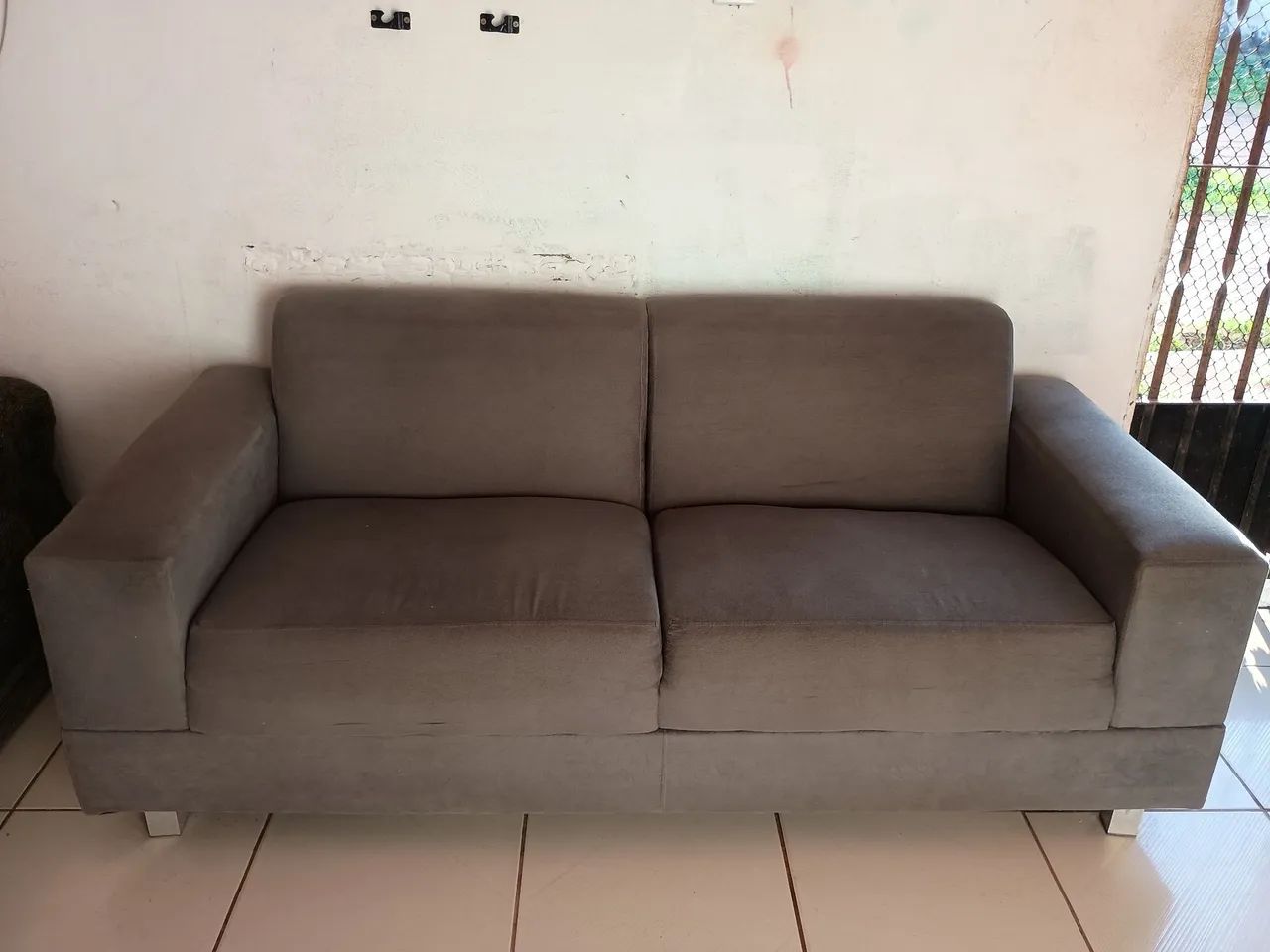 Sofá grande cinza