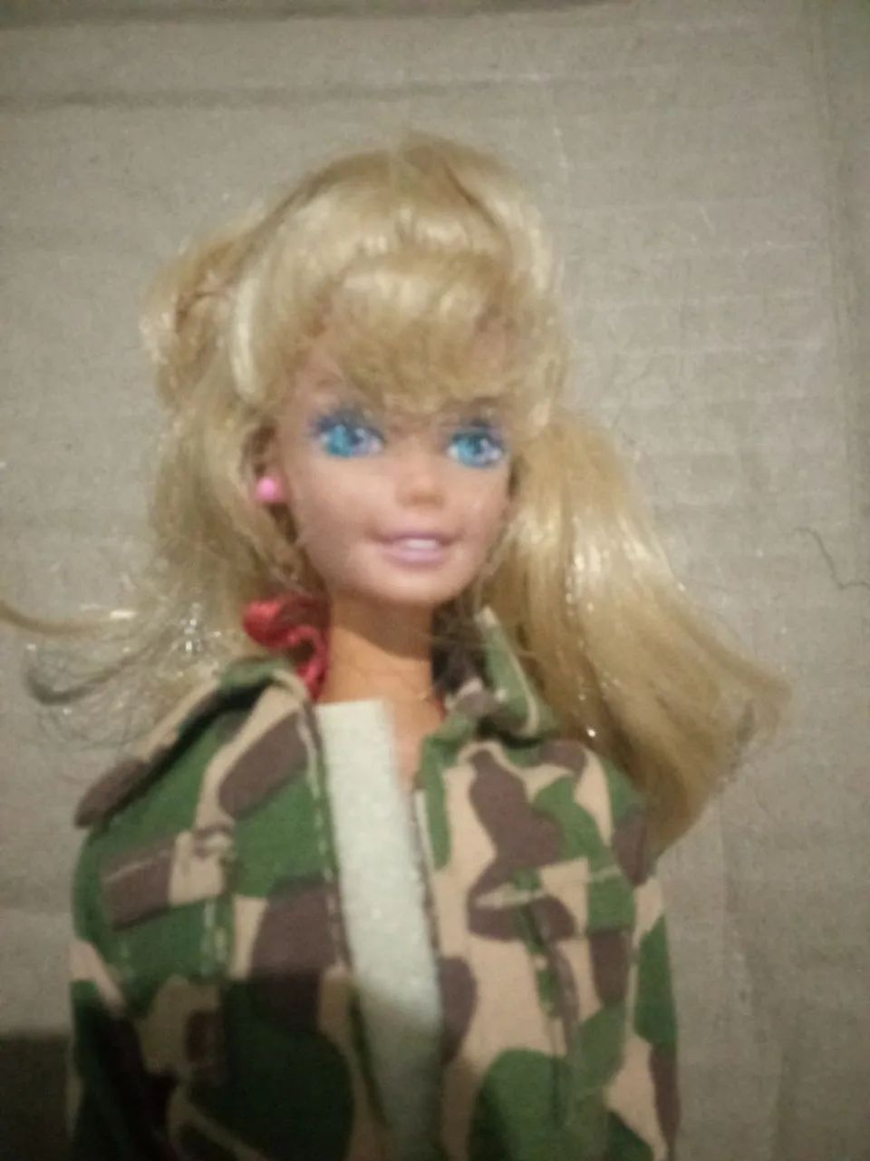 Boneca Barbie Mattel roupa do exercito