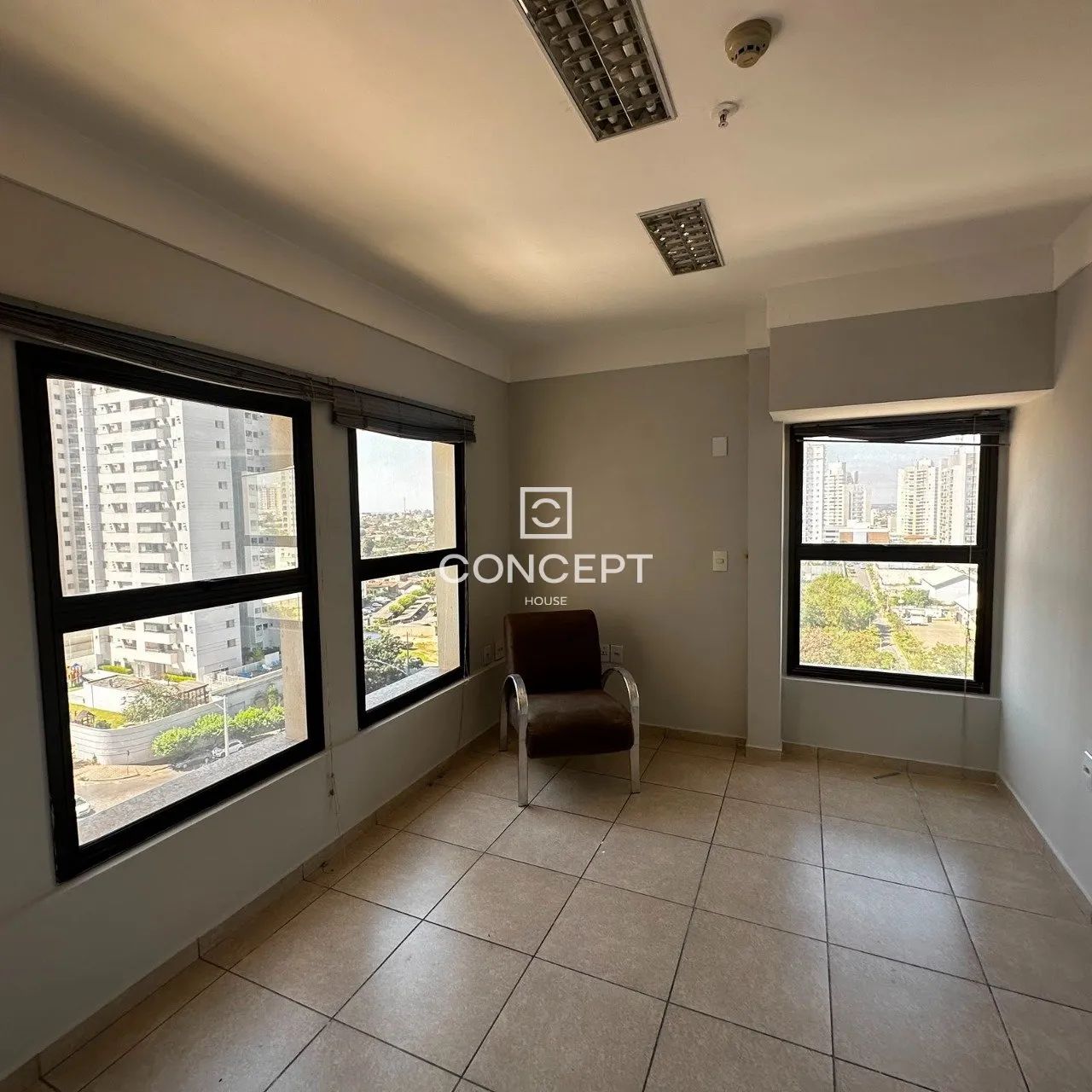 Sala para locação no Edifício Maruanâ - 53 mts - 01 vaga de garagem