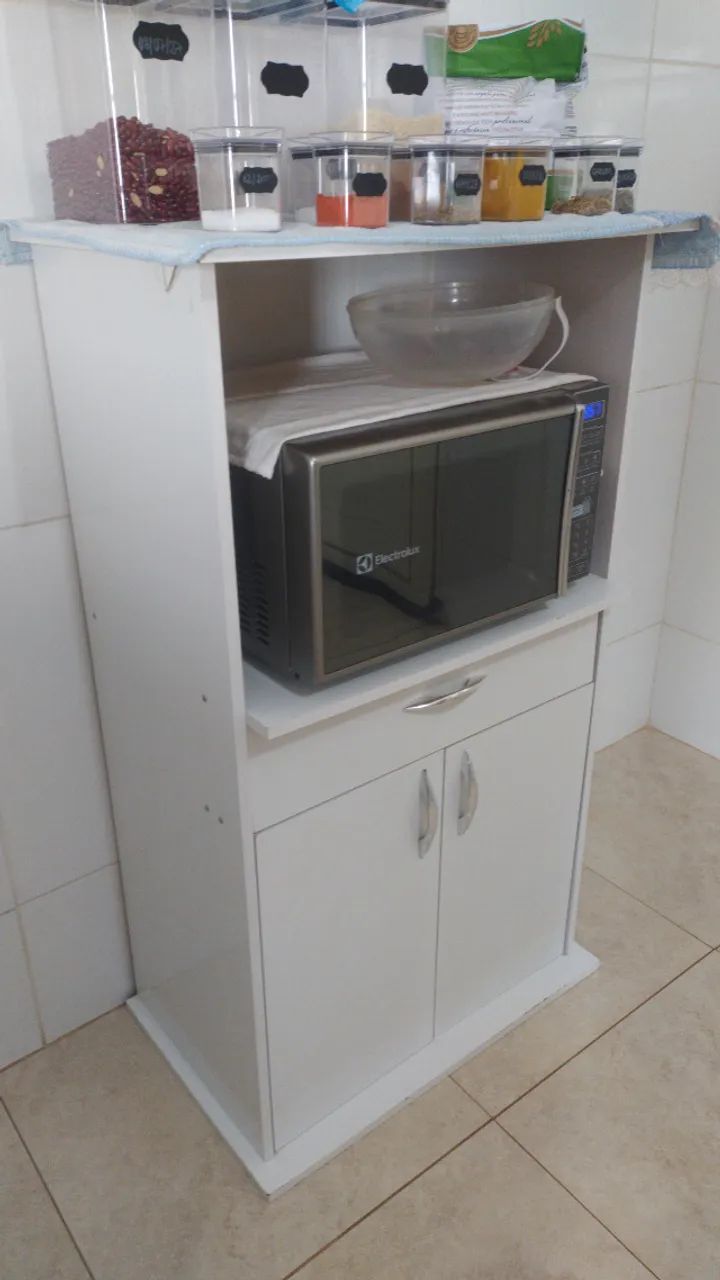 Bancada de cozinha com nicho pra microondas