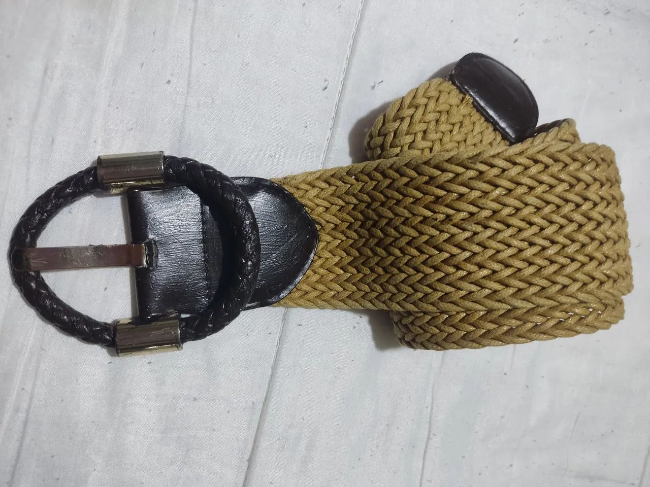 Cinto de corda trançada caramelo 