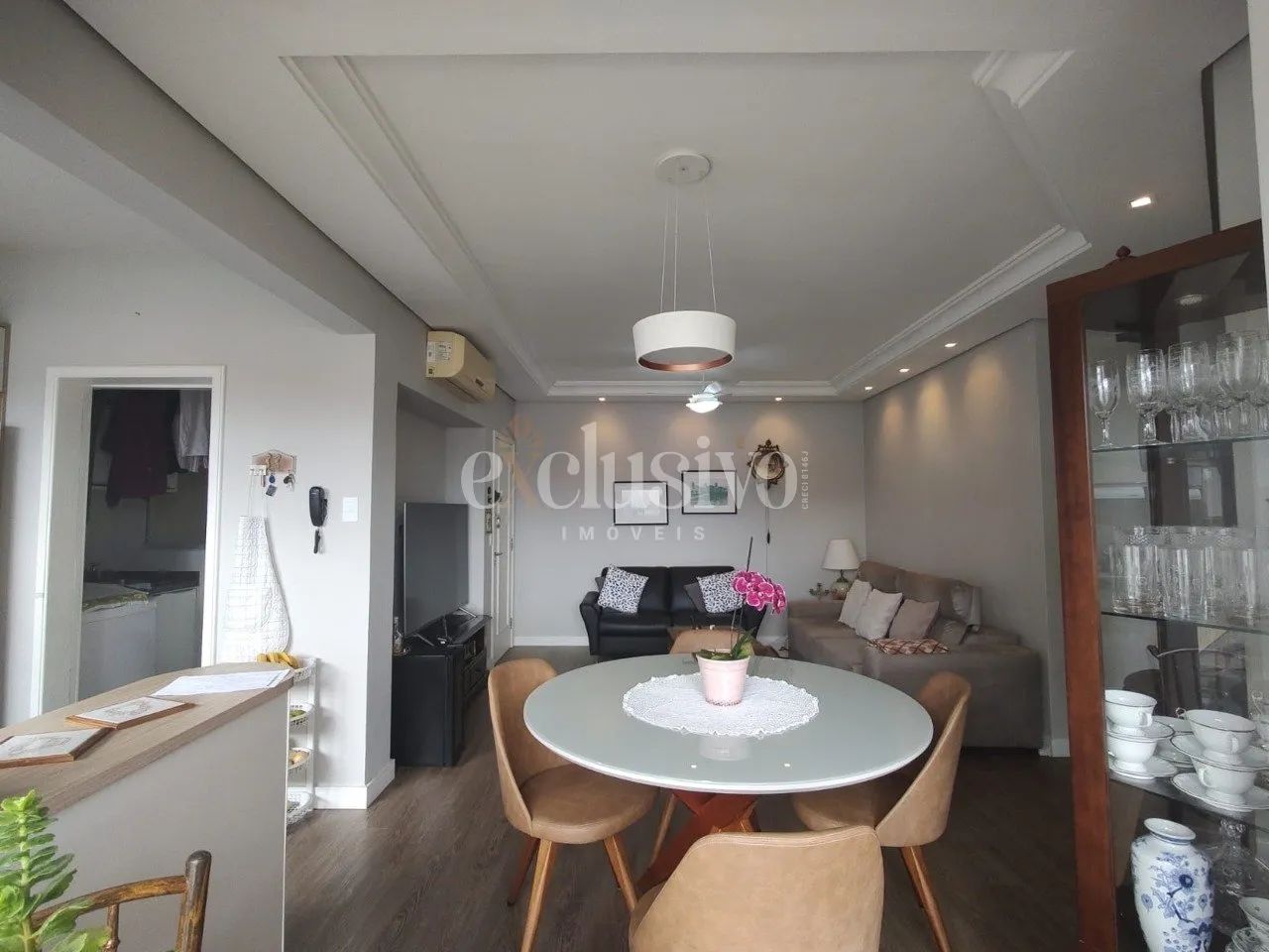 Apartamento 2 dormitórios em Coqueiros - Foto 2