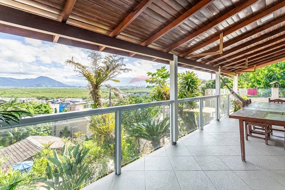 Oportunidade na Costeira do Pirajubaé | Casa com 3 dormitórios e amplo terreno por R$ 424. - Foto 2
