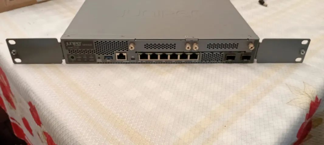 Roteador e Firewall Juniper SRX-320 - Foto 2