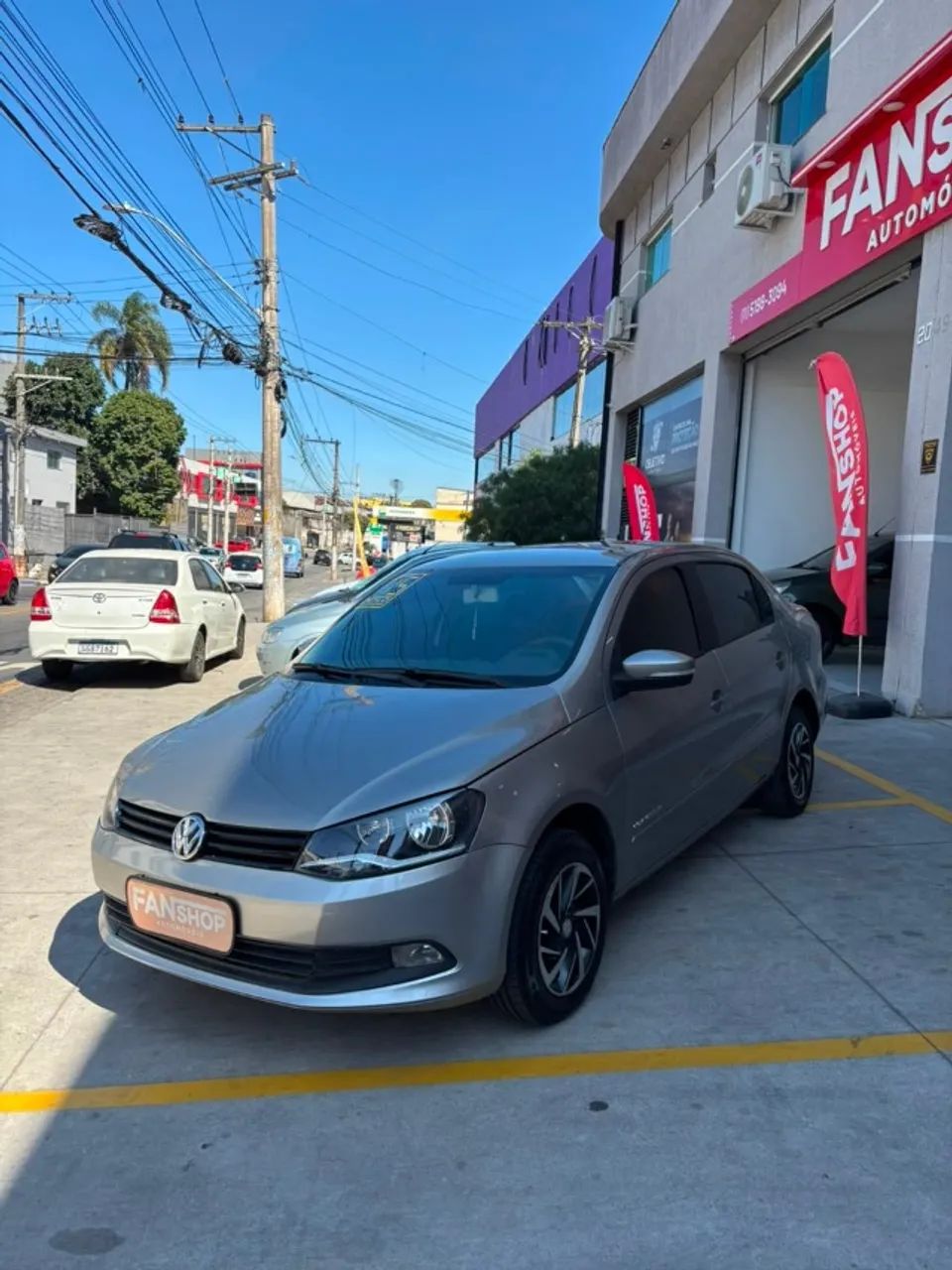Volkswagen Voyage VOYAGE Comfortline  1.0 T.Flex 8V 4p 2015
