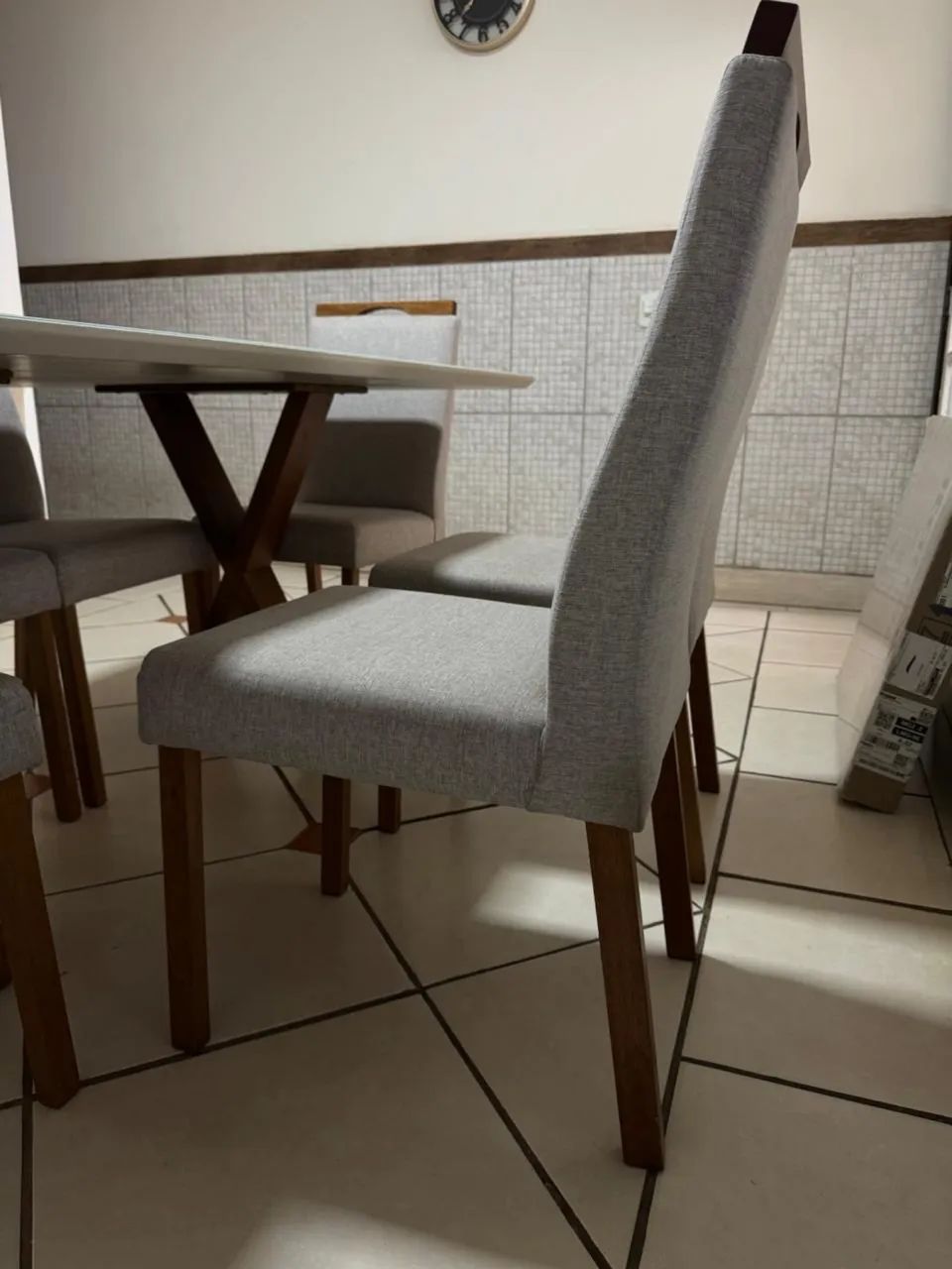 Mesa de vidro com 6 cadeiras - Foto 4